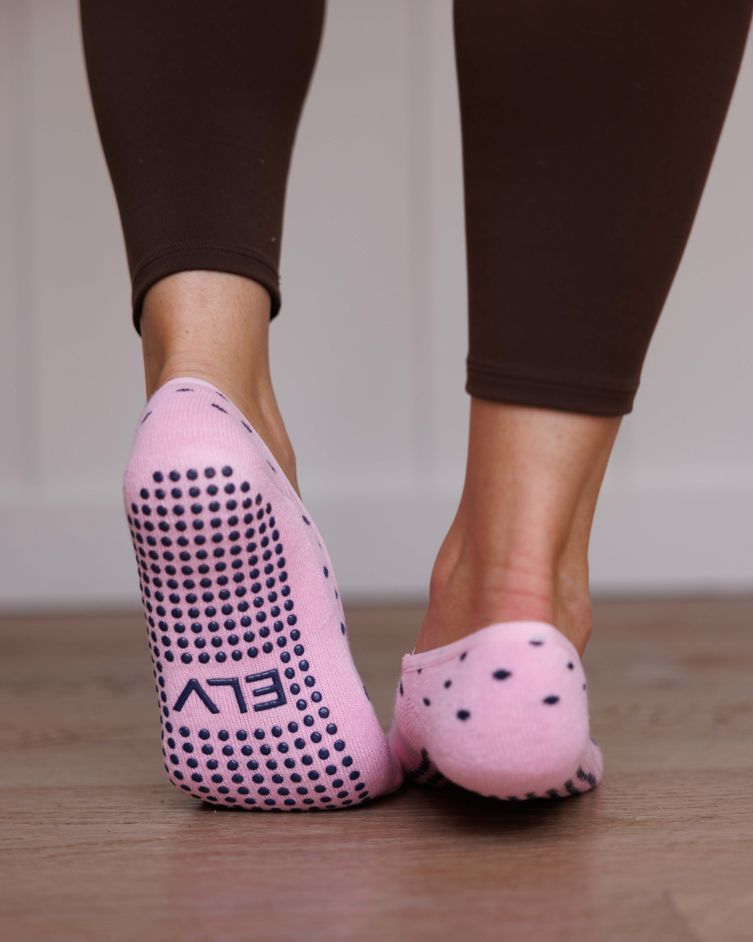 Pilates Grip Socks- Pink Pacific Dot